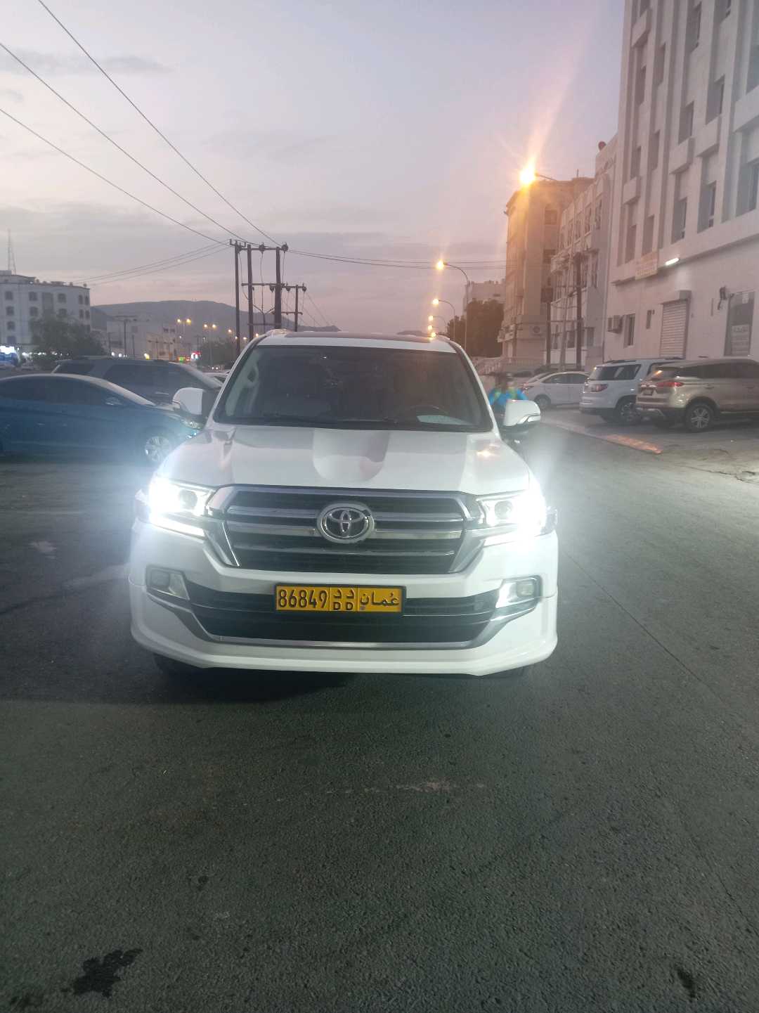 Car Image 2013 TOYOTA LAND CRUISER VX.R