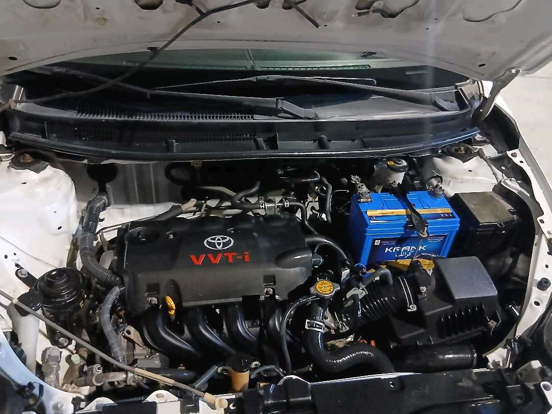 Car Image 2016 TOYOTA YARIS LE