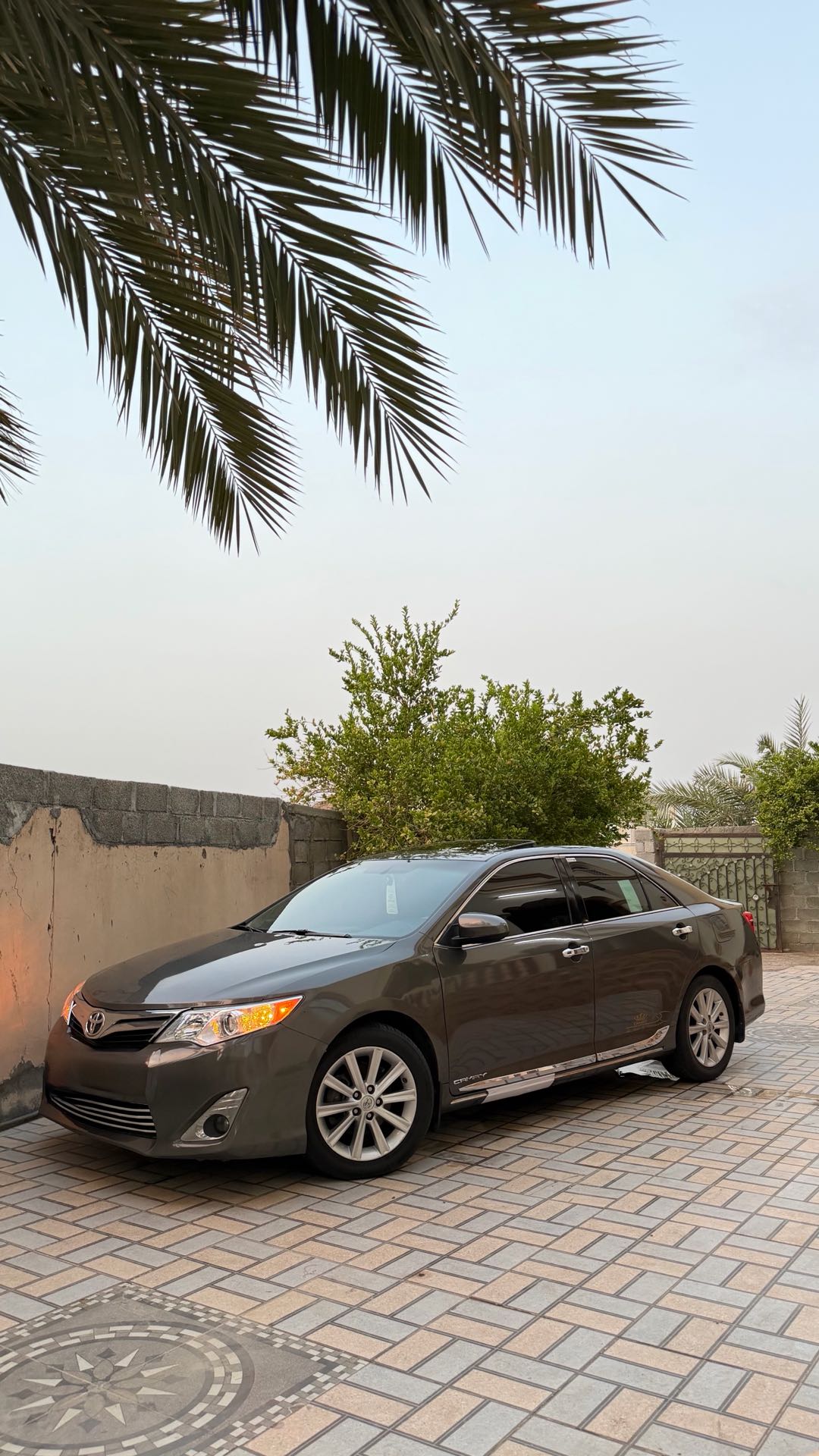 Car Image 2014 TOYOTA CAMRY XLE