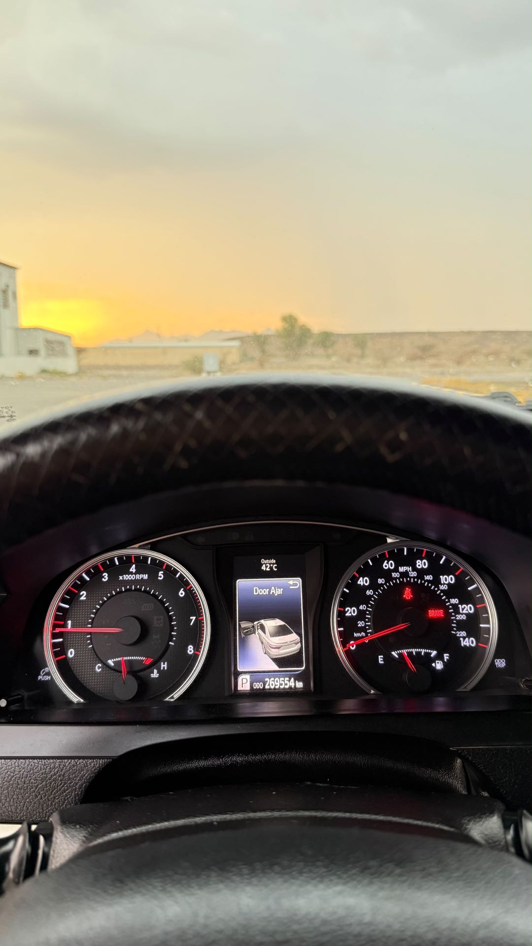 Car Image 2016 TOYOTA CAMRY SE