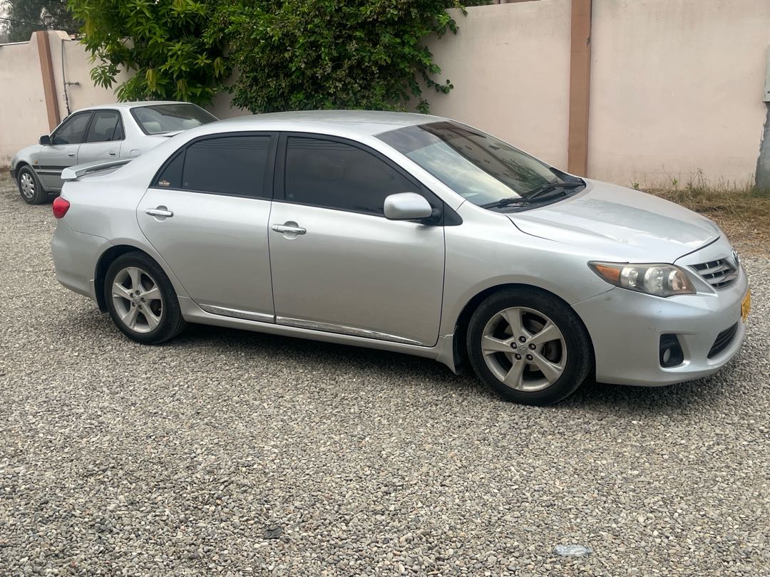 Car Image 2013 TOYOTA COROLLA S
