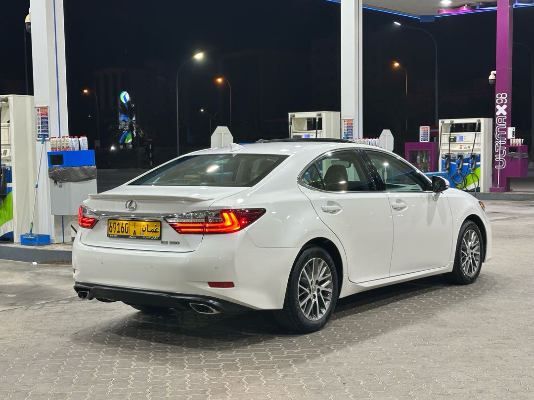 Car Image 2018 LEXUS ES 350