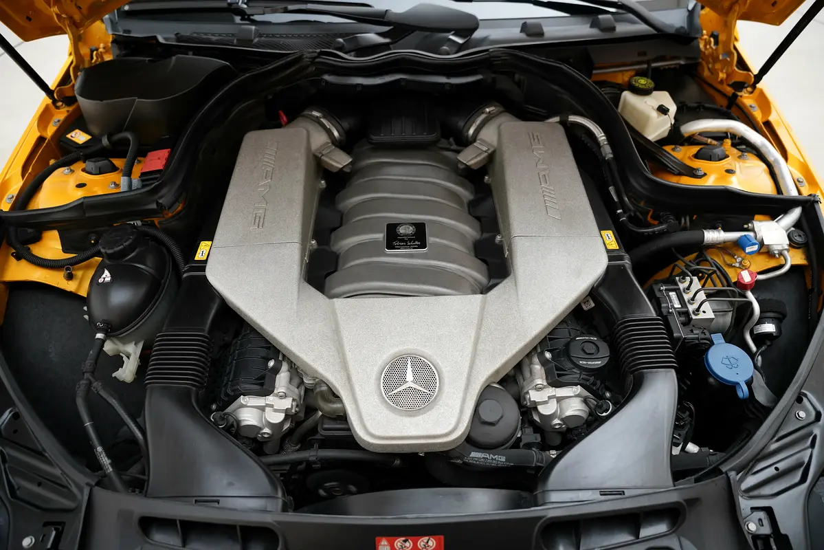 Car Image 2013 MERCEDES C Class C63 AMG