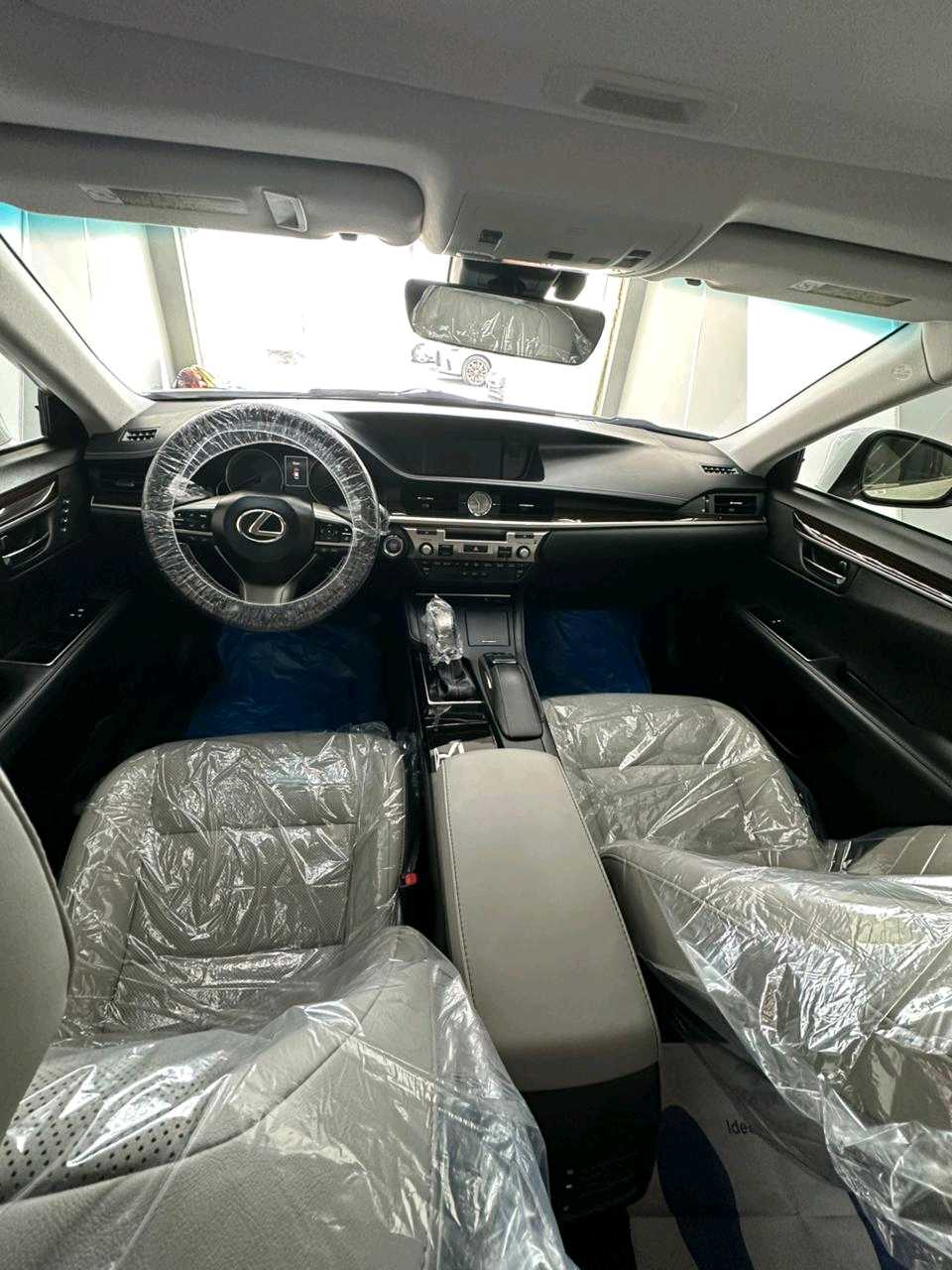 Car Image 2018 LEXUS ES 350