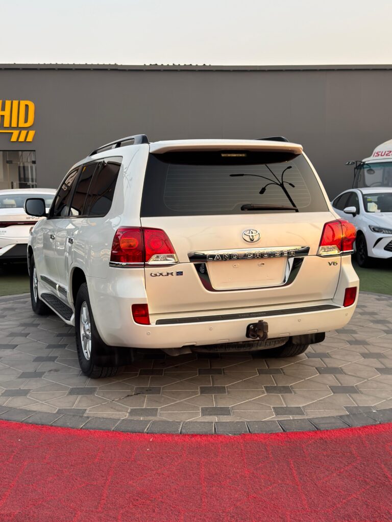 Car Image 2012 TOYOTA LAND CRUISER GX.R