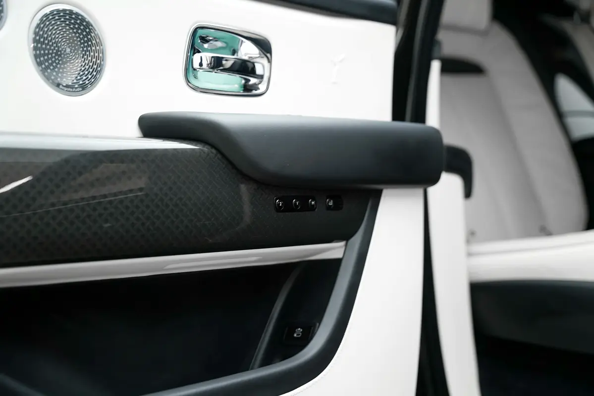 Car Image 2023 ROLLS ROYCE CULLINAN 