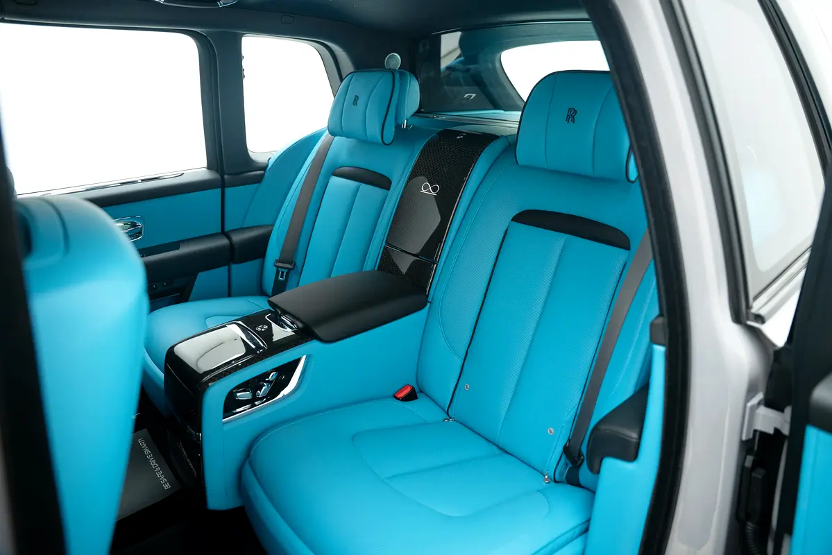 Car Image 2025 ROLLS ROYCE CULLINAN 