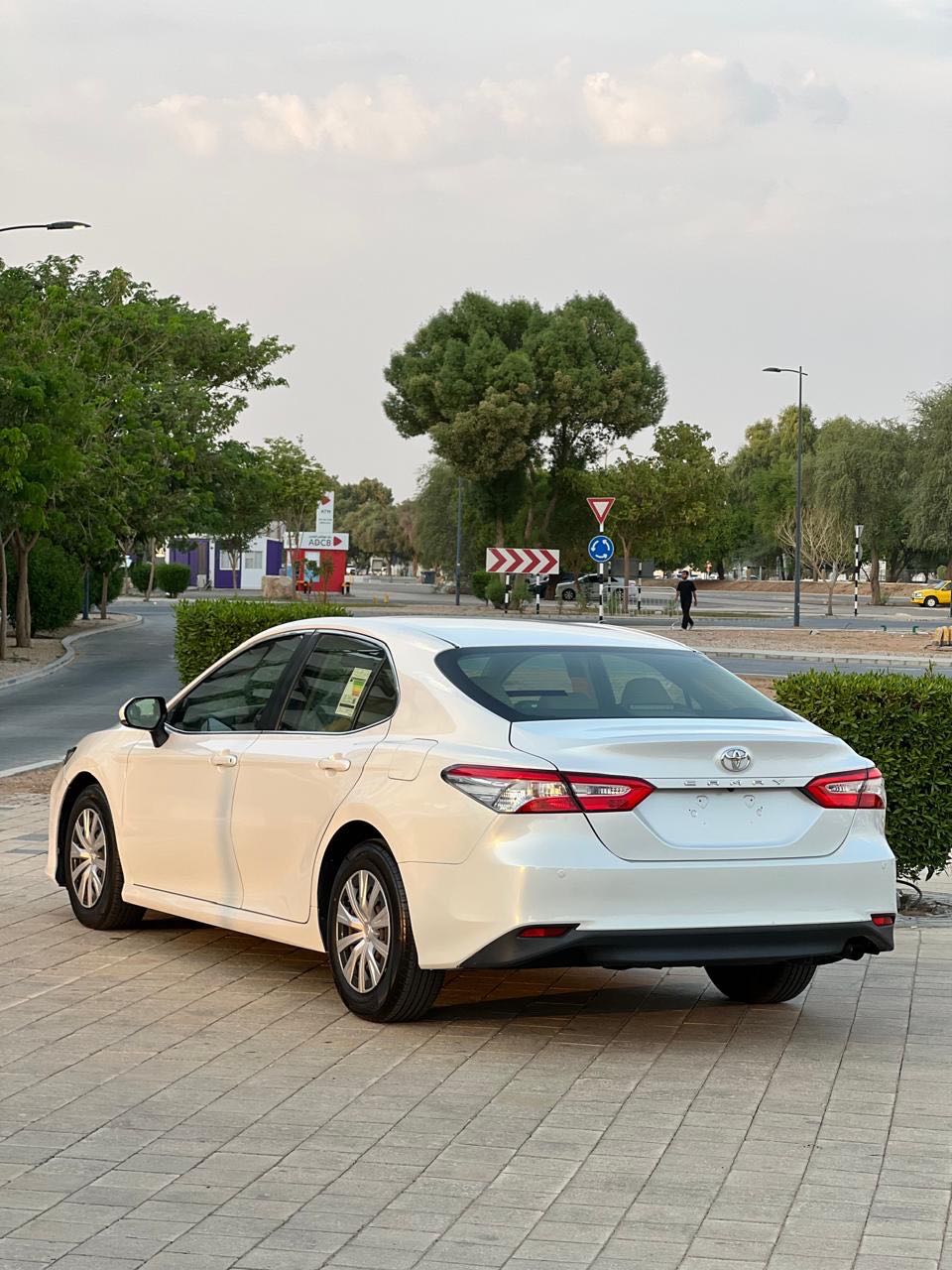 Car Image 2020 TOYOTA CAMRY S