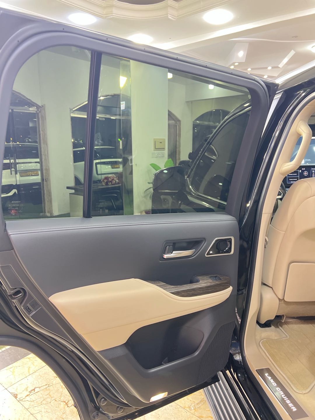 Car Image 2025 TOYOTA LAND CRUISER VX.R