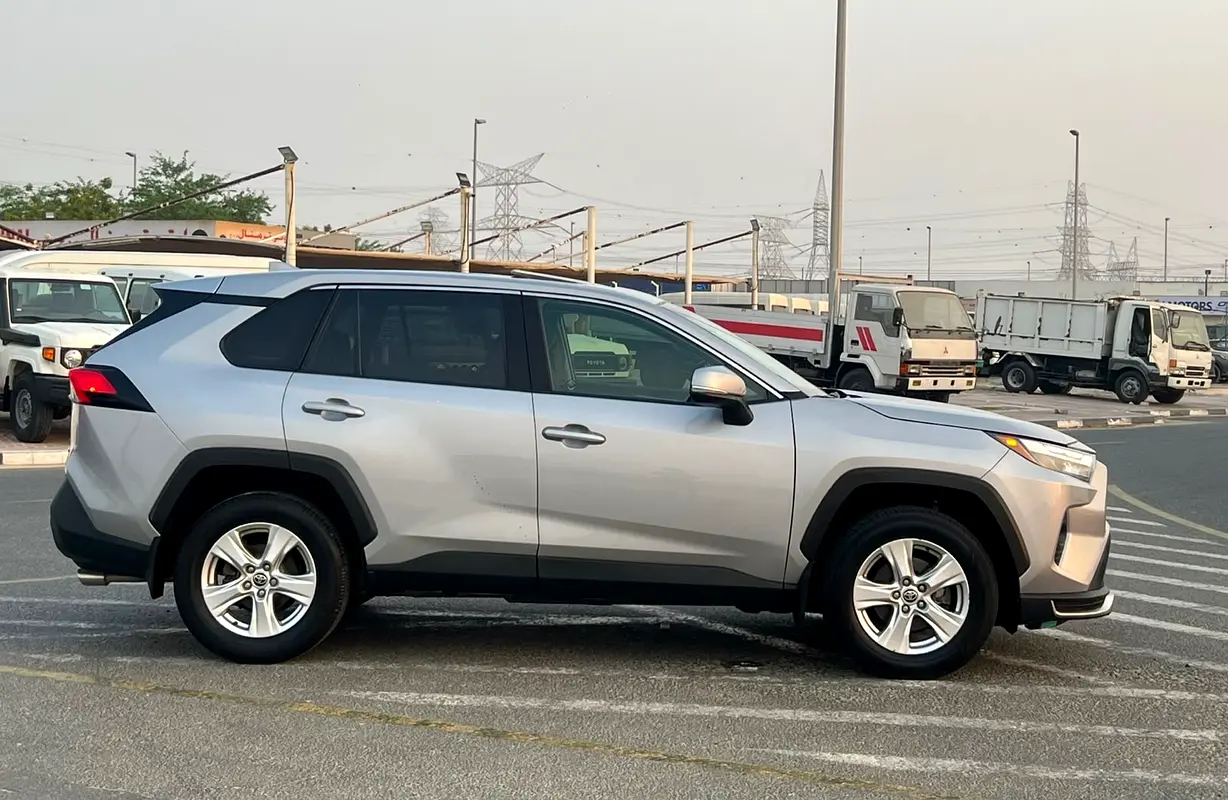 Car Image 2021 TOYOTA RAV4 XLE