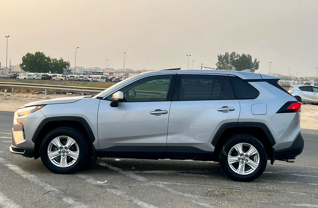 Car Image 2021 TOYOTA RAV4 XLE
