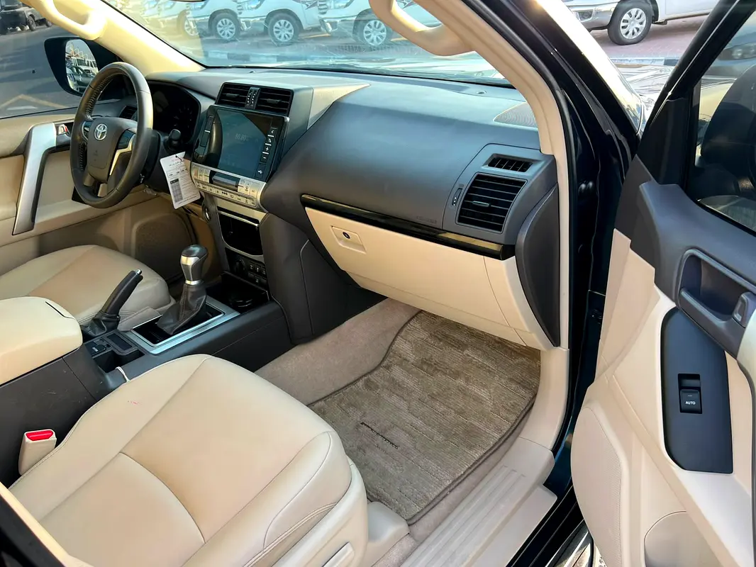 Car Image 2022 TOYOTA Prado TXL