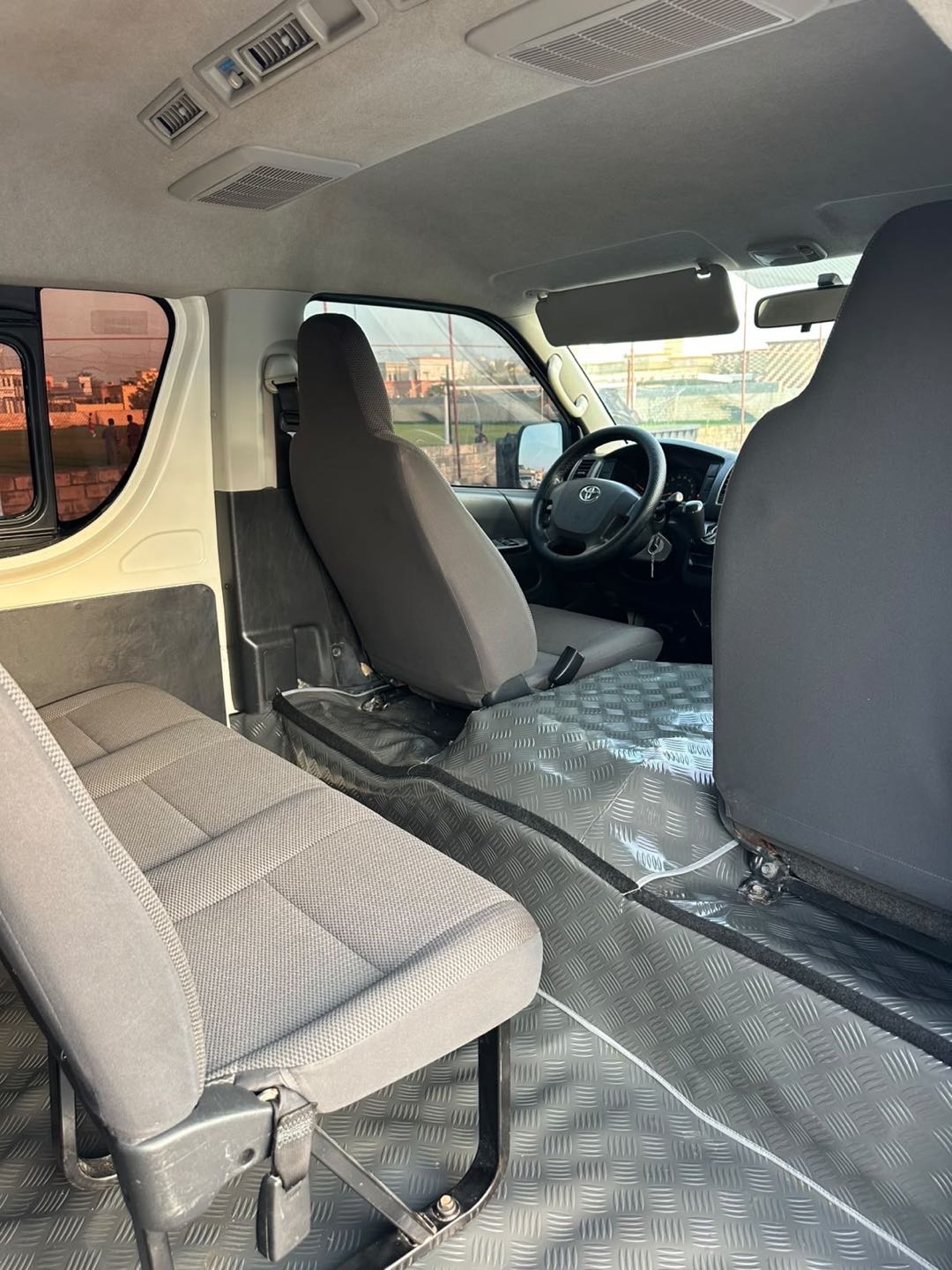 TOYOTA Hiace GLX 2014