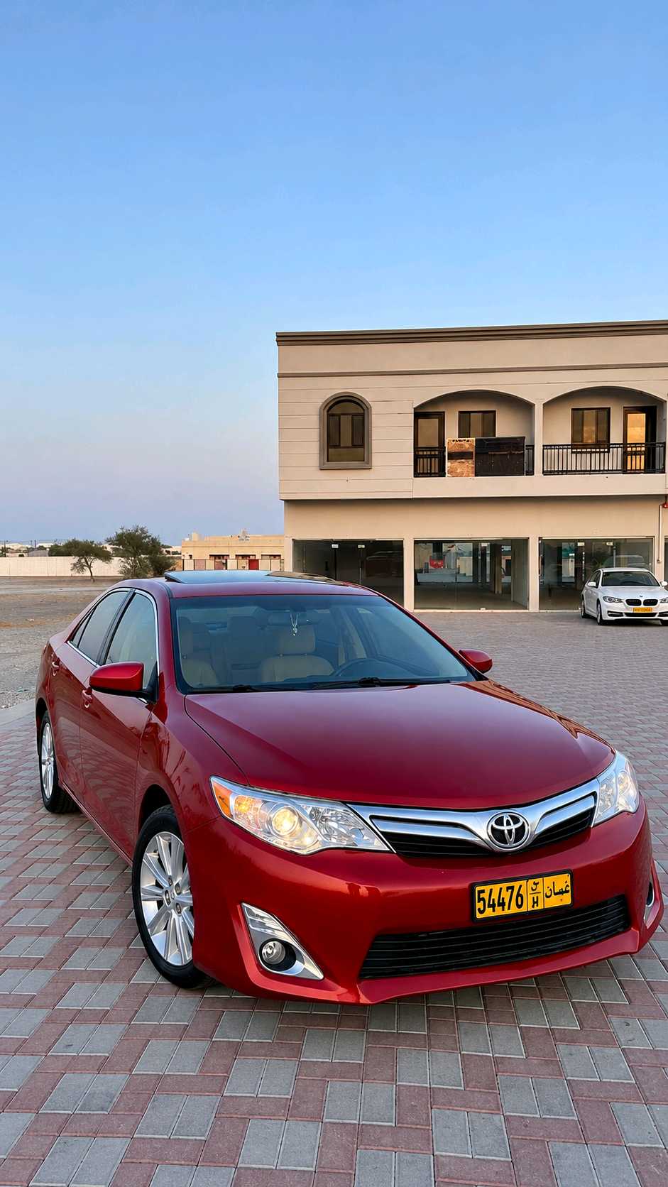 Car Image 2013 TOYOTA CAMRY XLE