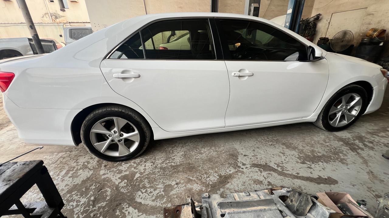 TOYOTA CAMRY GLE 2013