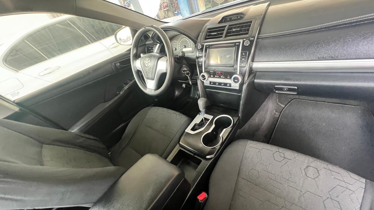 Car Image 2013 TOYOTA CAMRY GLE