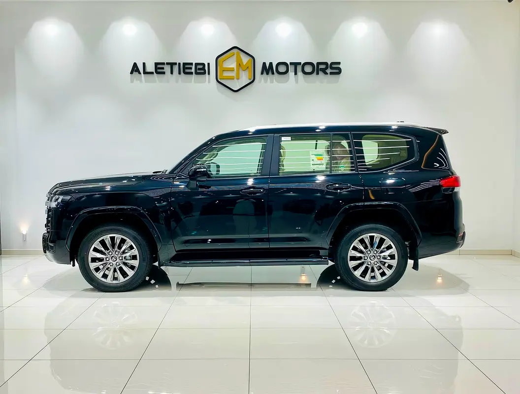 Car Image 2026 TOYOTA LAND CRUISER GX.R