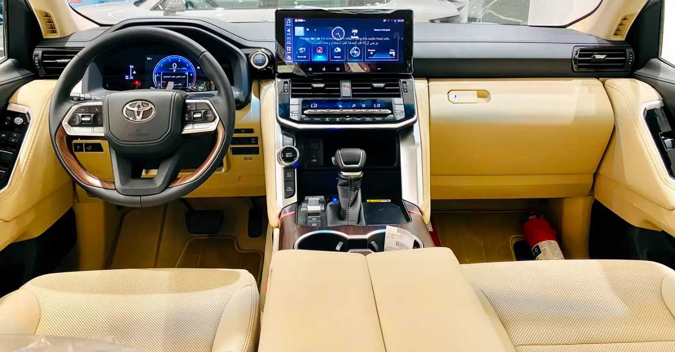 Car Image 2026 TOYOTA LAND CRUISER GX.R