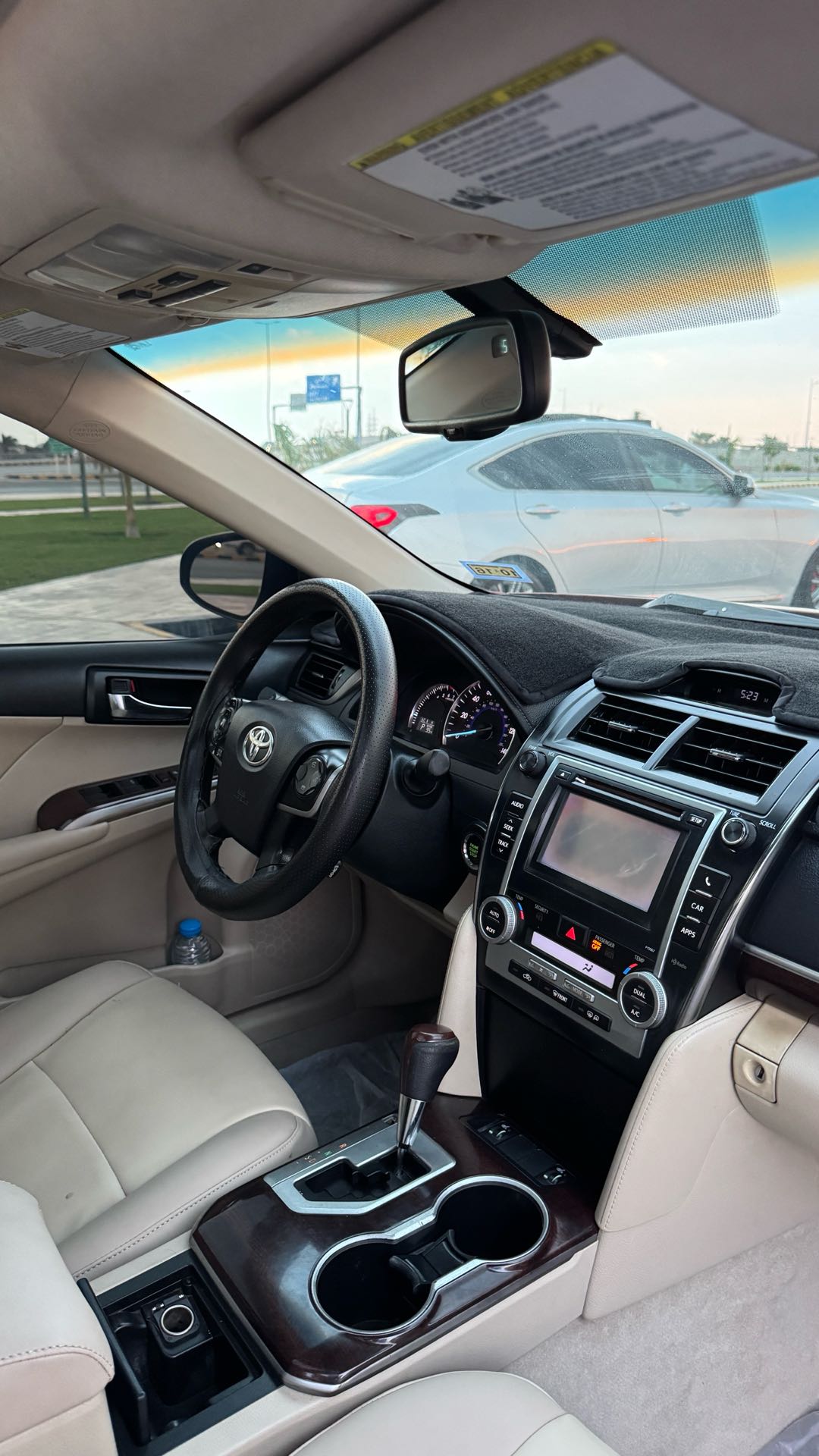 Car Image 2012 TOYOTA CAMRY XLE