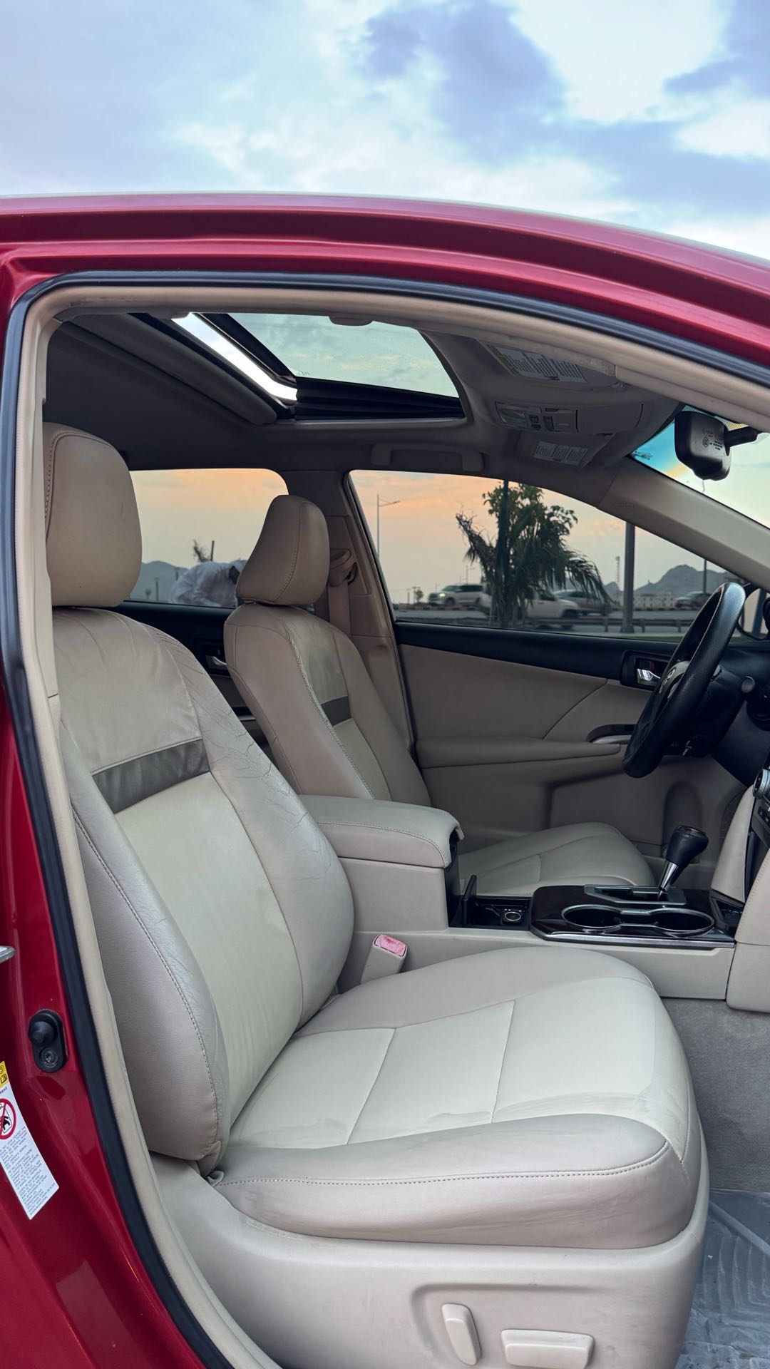 Car Image 2012 TOYOTA CAMRY XLE