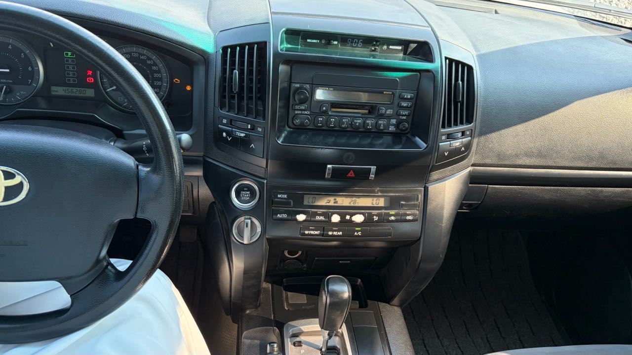 Car Image 2009 TOYOTA LAND CRUISER GX.R