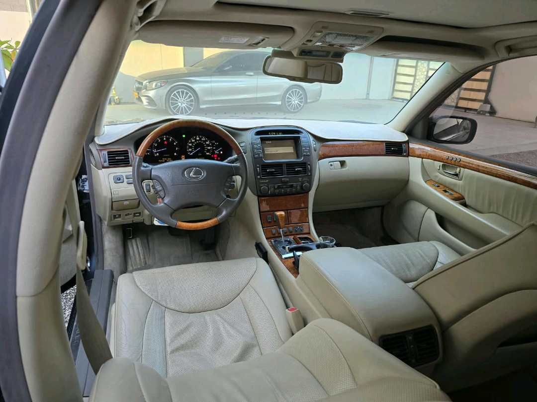 Car Image 2005 LEXUS LS 430 1/2 Ultra