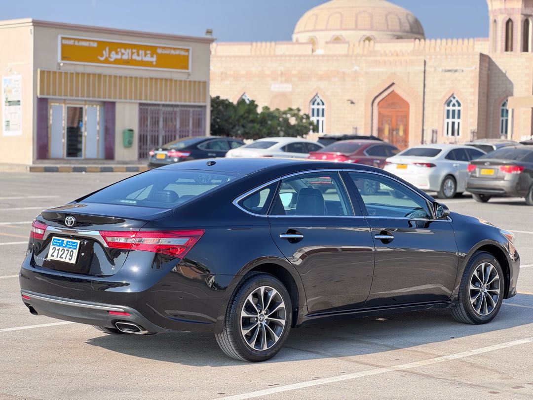 Car Image 2018 TOYOTA AVALON XLE Premium