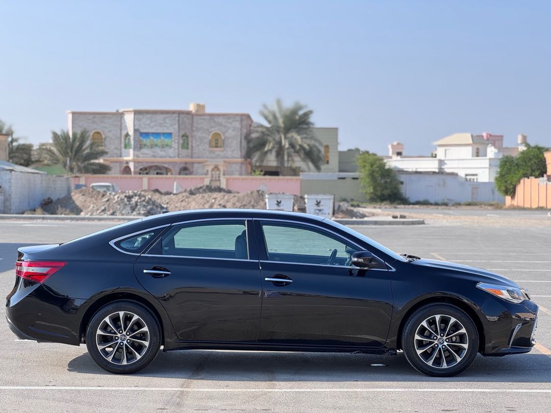 Car Image 2018 TOYOTA AVALON XLE Premium