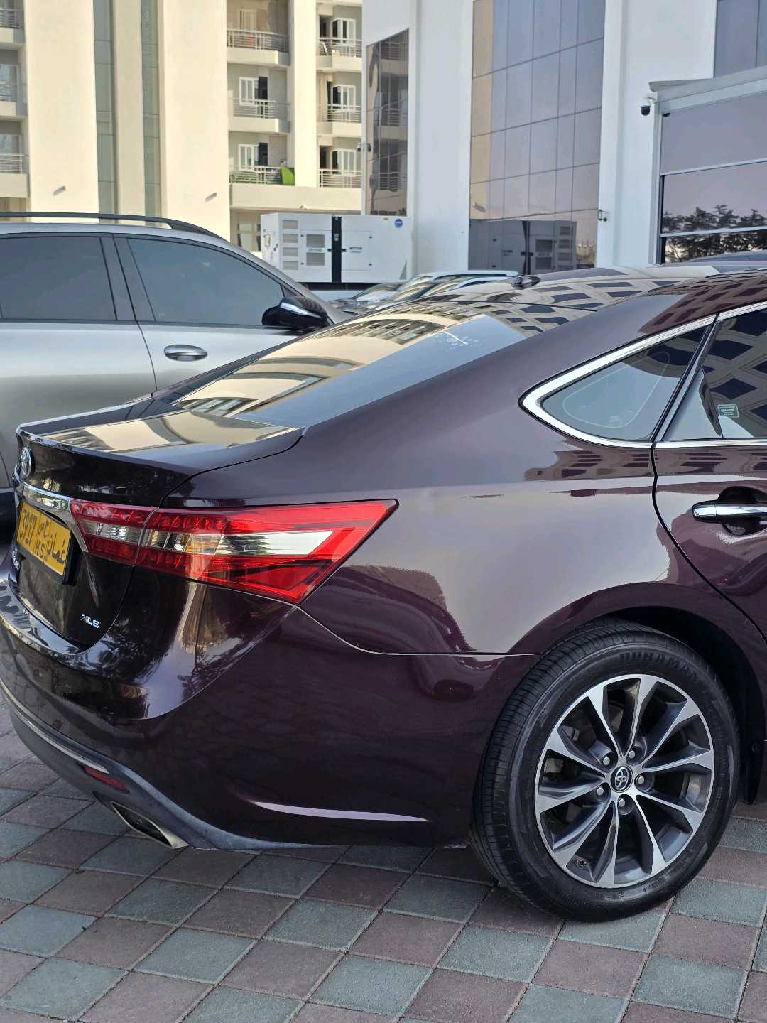 Car Image 2018 TOYOTA AVALON XLE Premium