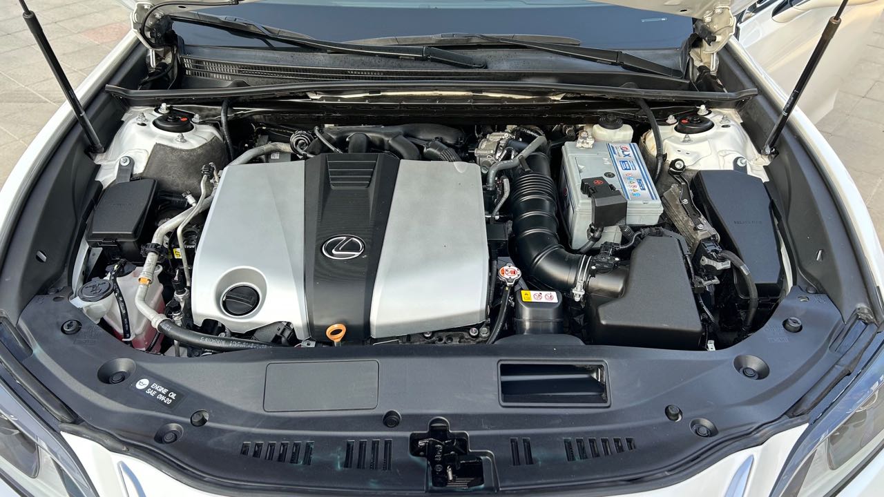 Car Image 2019 LEXUS ES 350