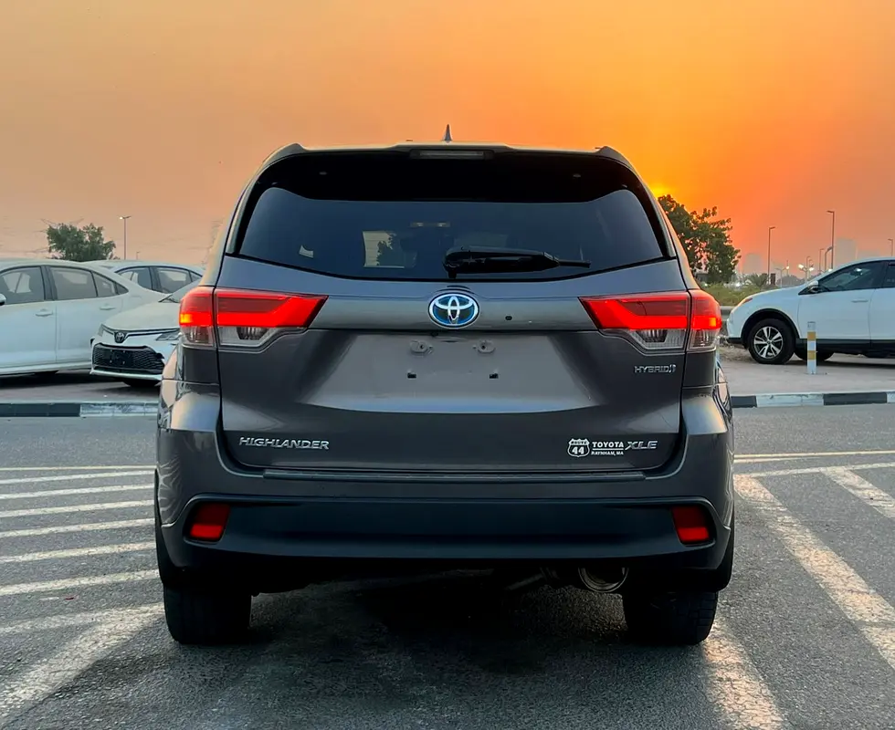 Car Image 2017 TOYOTA HIGHLANDER XLE
