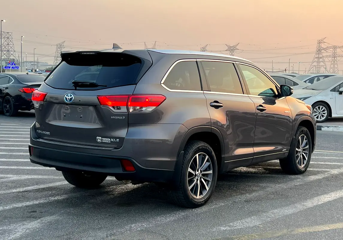 Car Image 2017 TOYOTA HIGHLANDER XLE