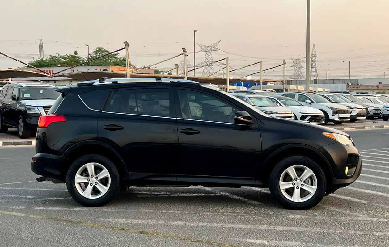 Car Image 2014 TOYOTA RAV4 XLE