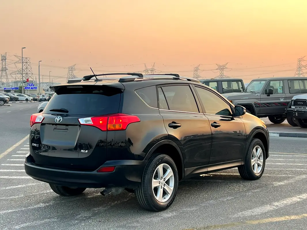 Car Image 2014 TOYOTA RAV4 XLE