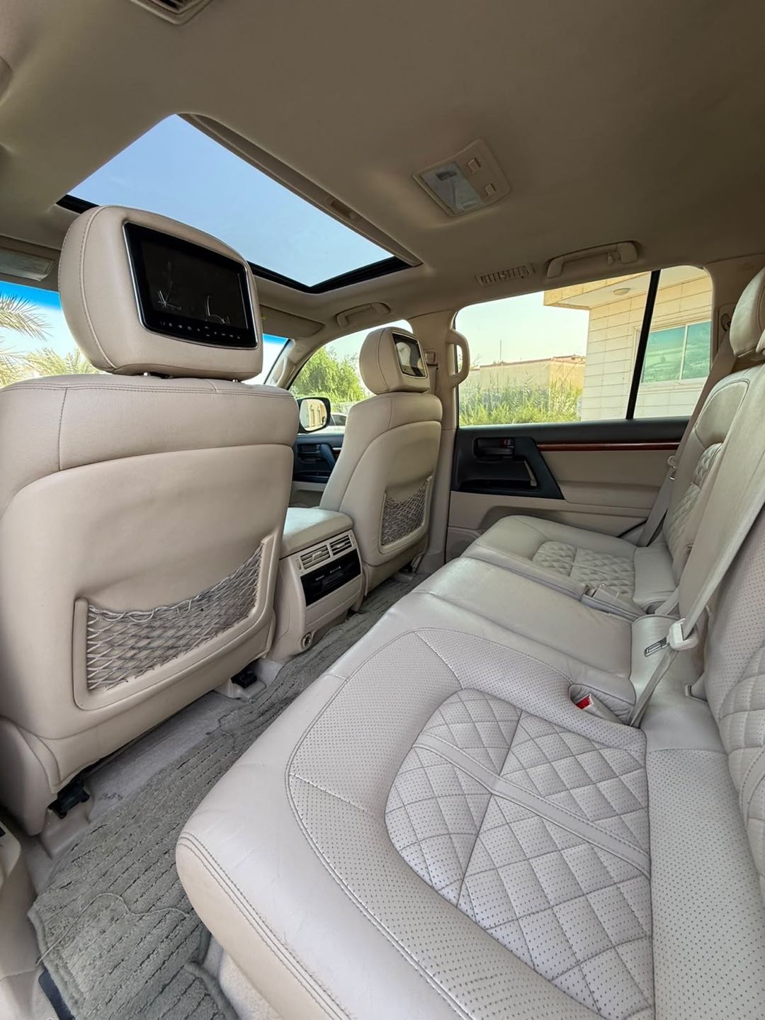 Car Image 2015 TOYOTA LAND CRUISER GXR 60th Anniversary