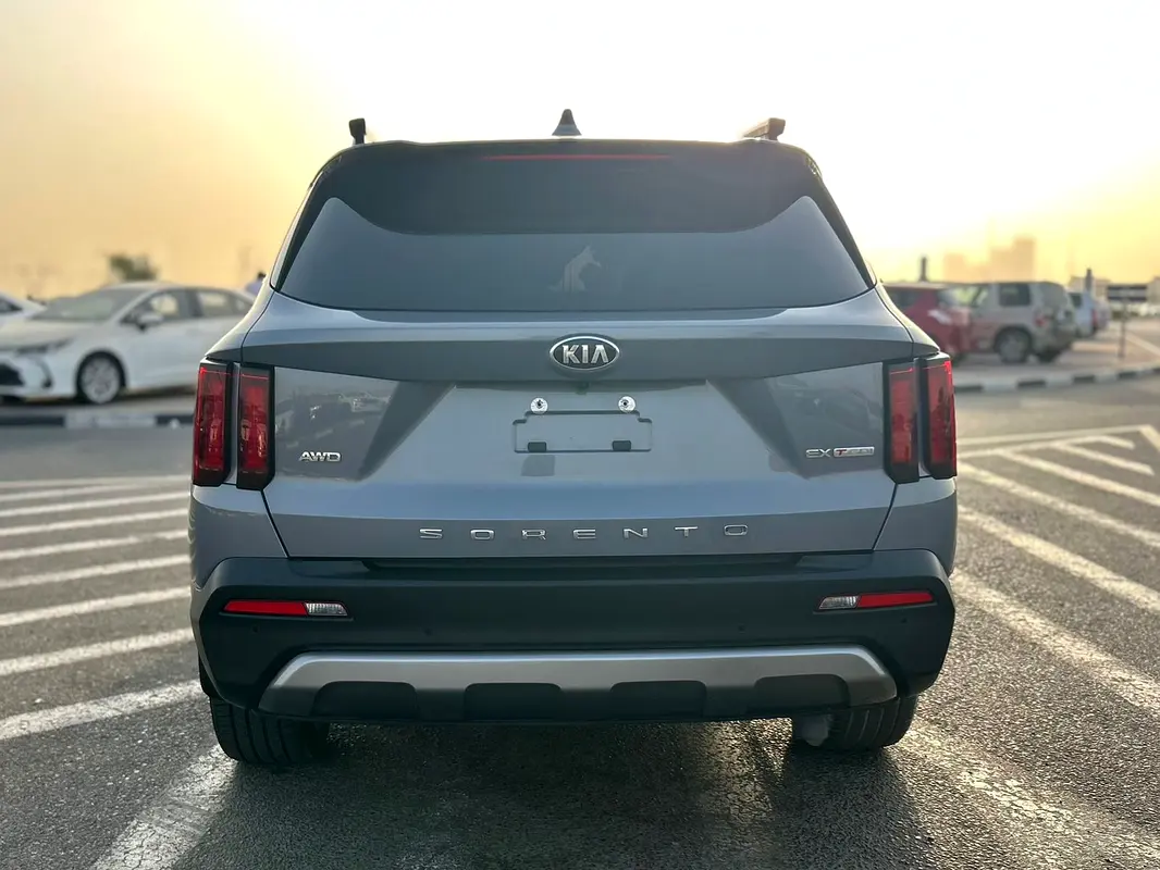 Car Image 2021 KIA SORENTO SX