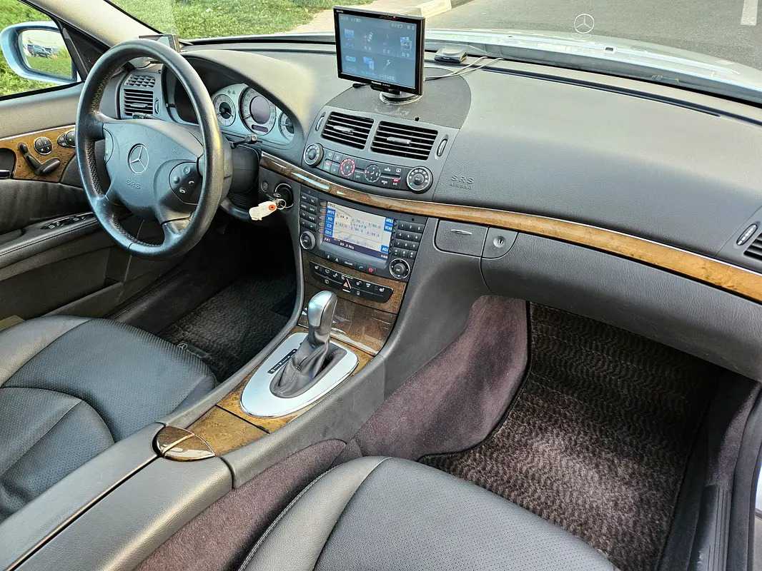 Car Image 2006 MERCEDES E Class 350