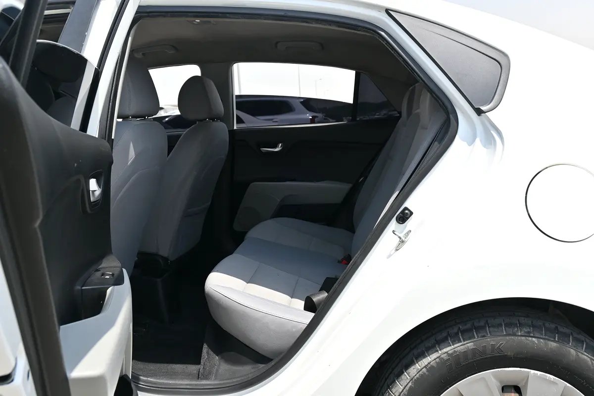Car Image 2020 KIA RIO EX
