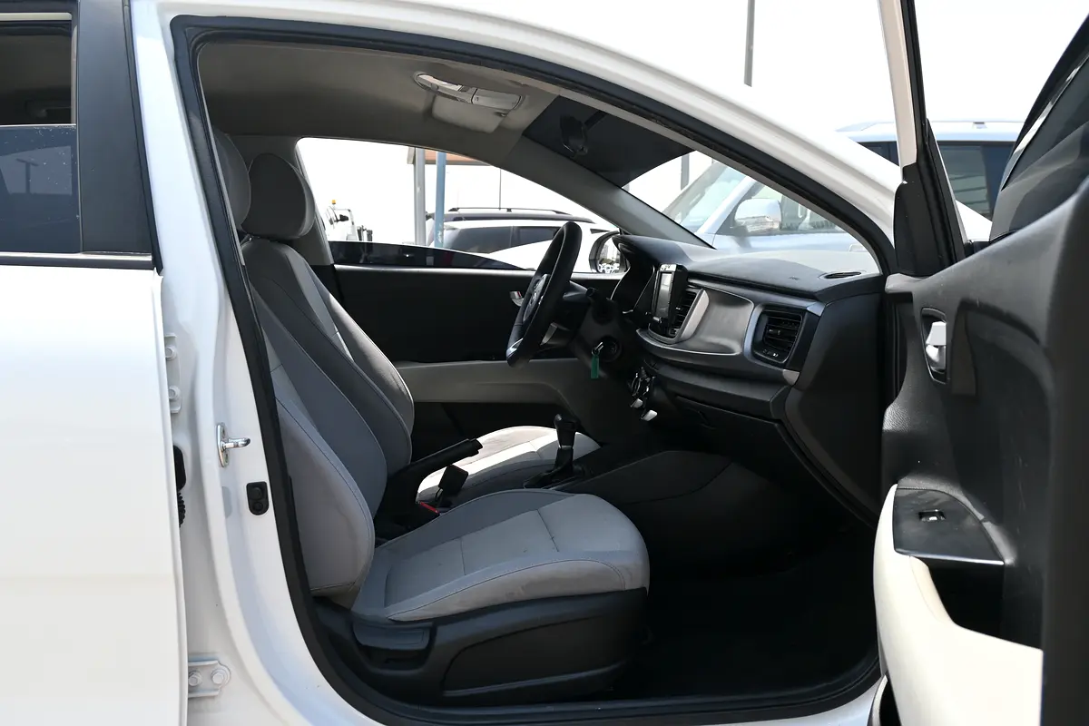Car Image 2020 KIA RIO EX