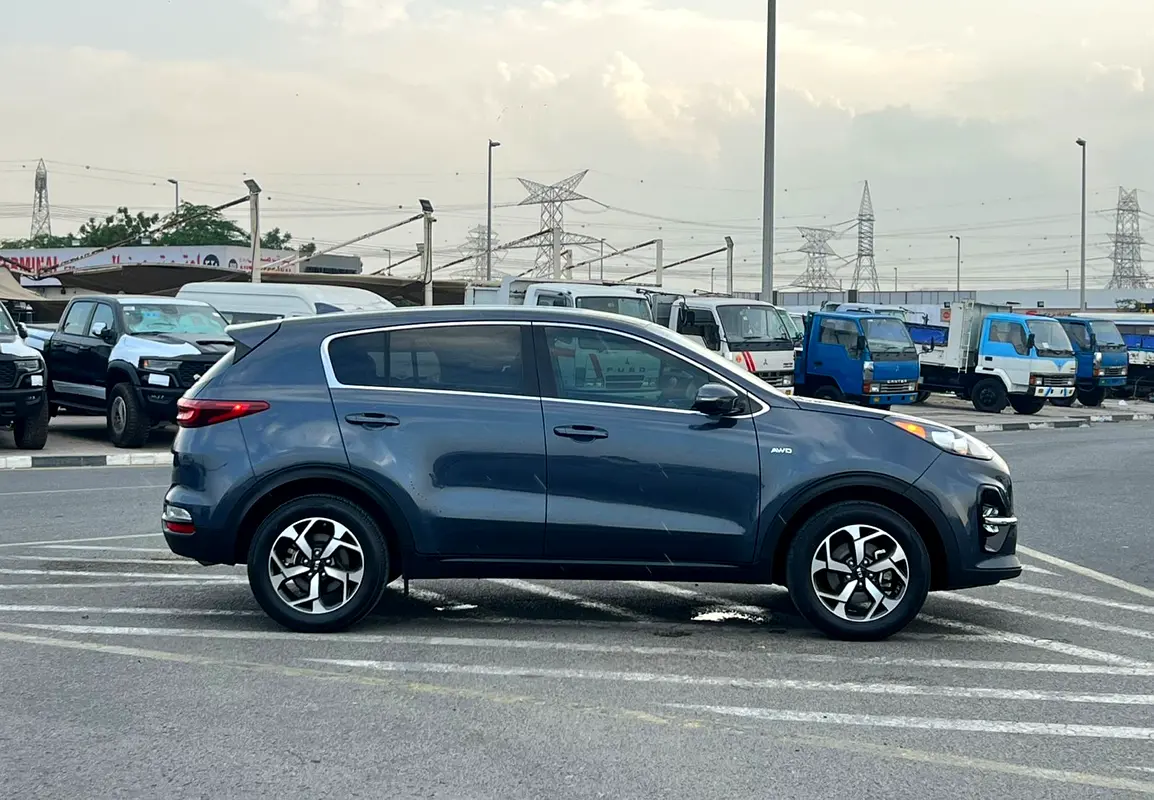 Car Image 2020 KIA SPORTAGE LX