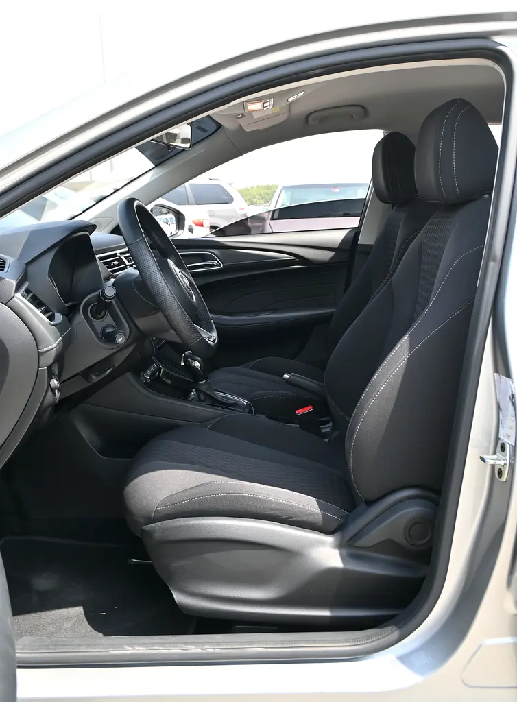 Car Image 2024 MG 5 Comfort