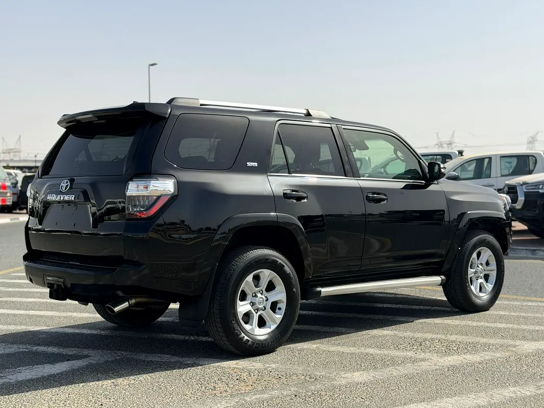 Car Image 2022 TOYOTA 4RUNNER SR5