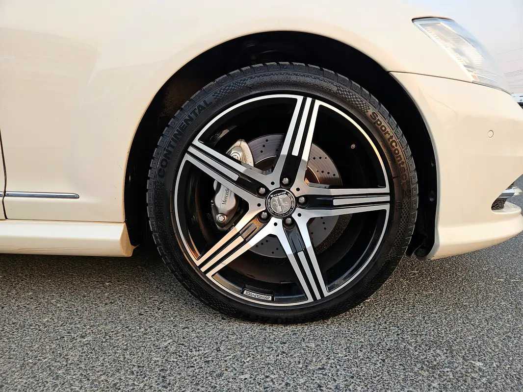 Car Image 2013 MERCEDES S Class 550