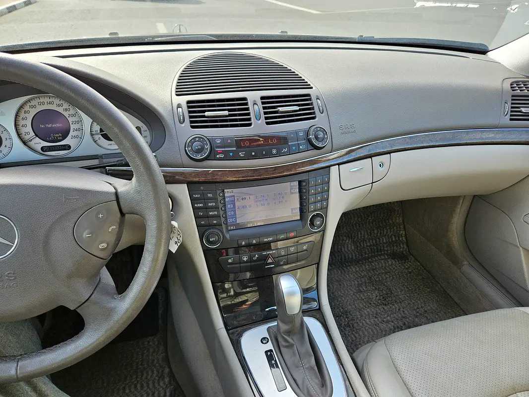 Car Image 2004 MERCEDES E Class 320