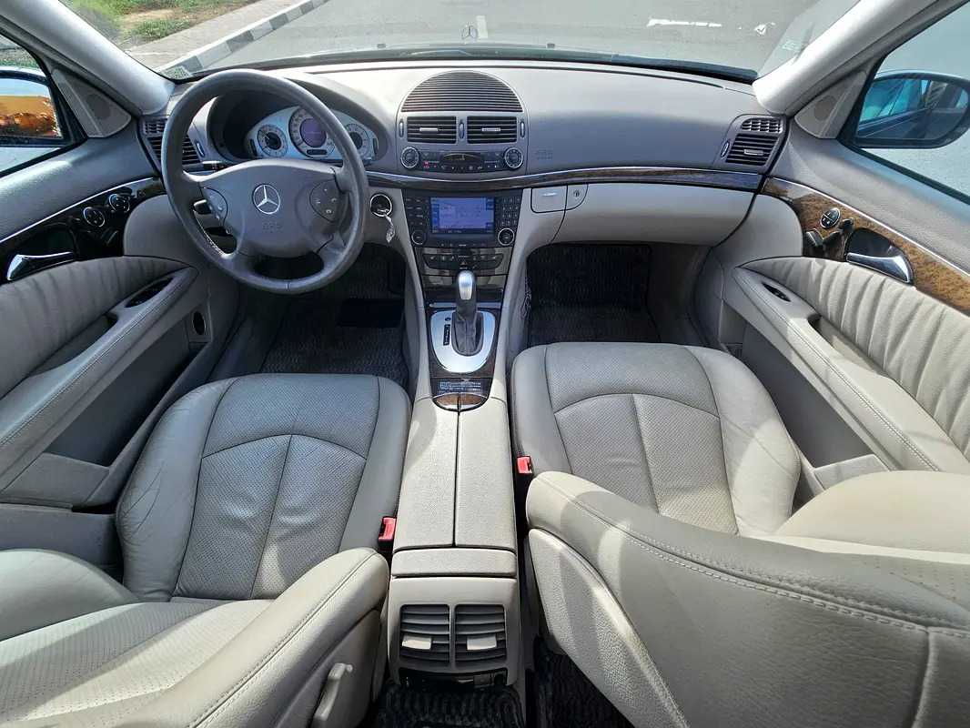 Car Image 2004 MERCEDES E Class 320