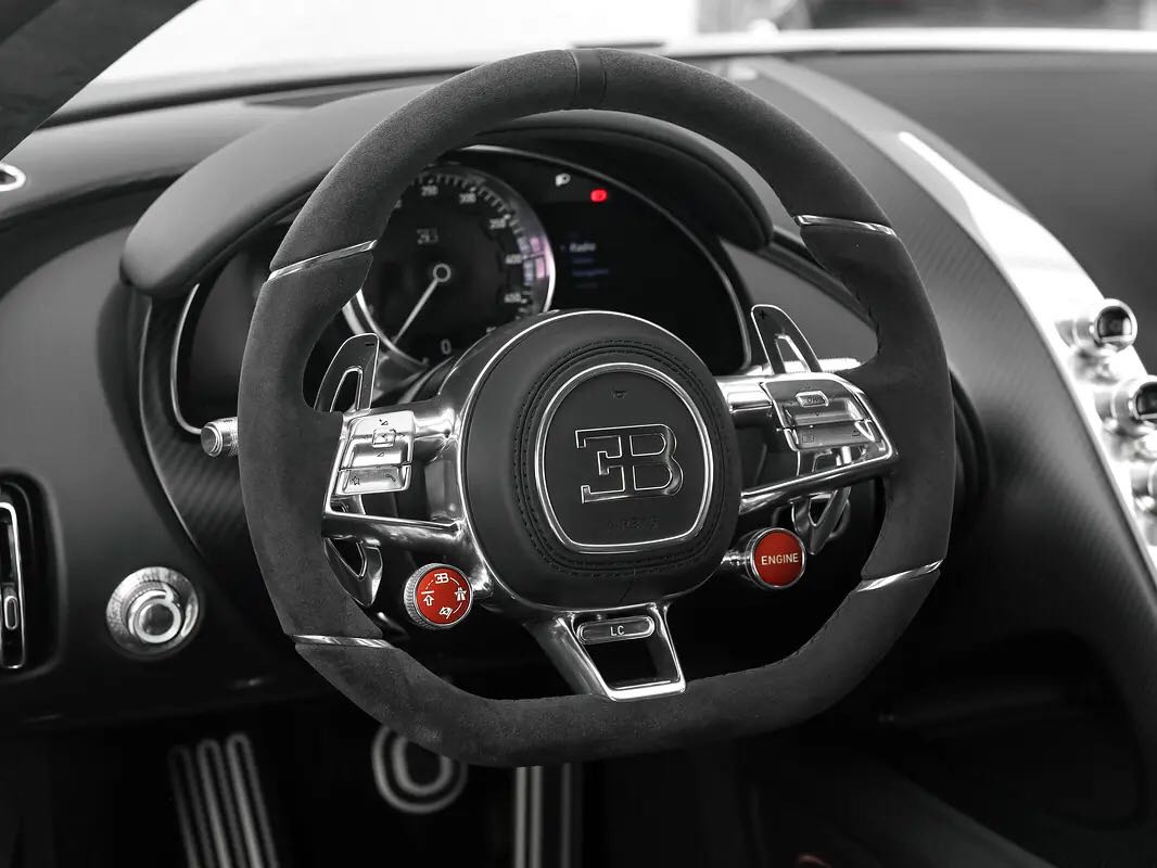 Car Image 2023 BUGATTI Chiron 