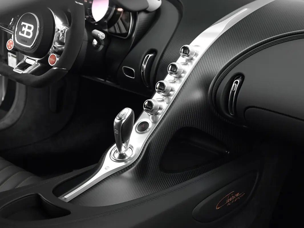 Car Image 2023 BUGATTI Chiron 