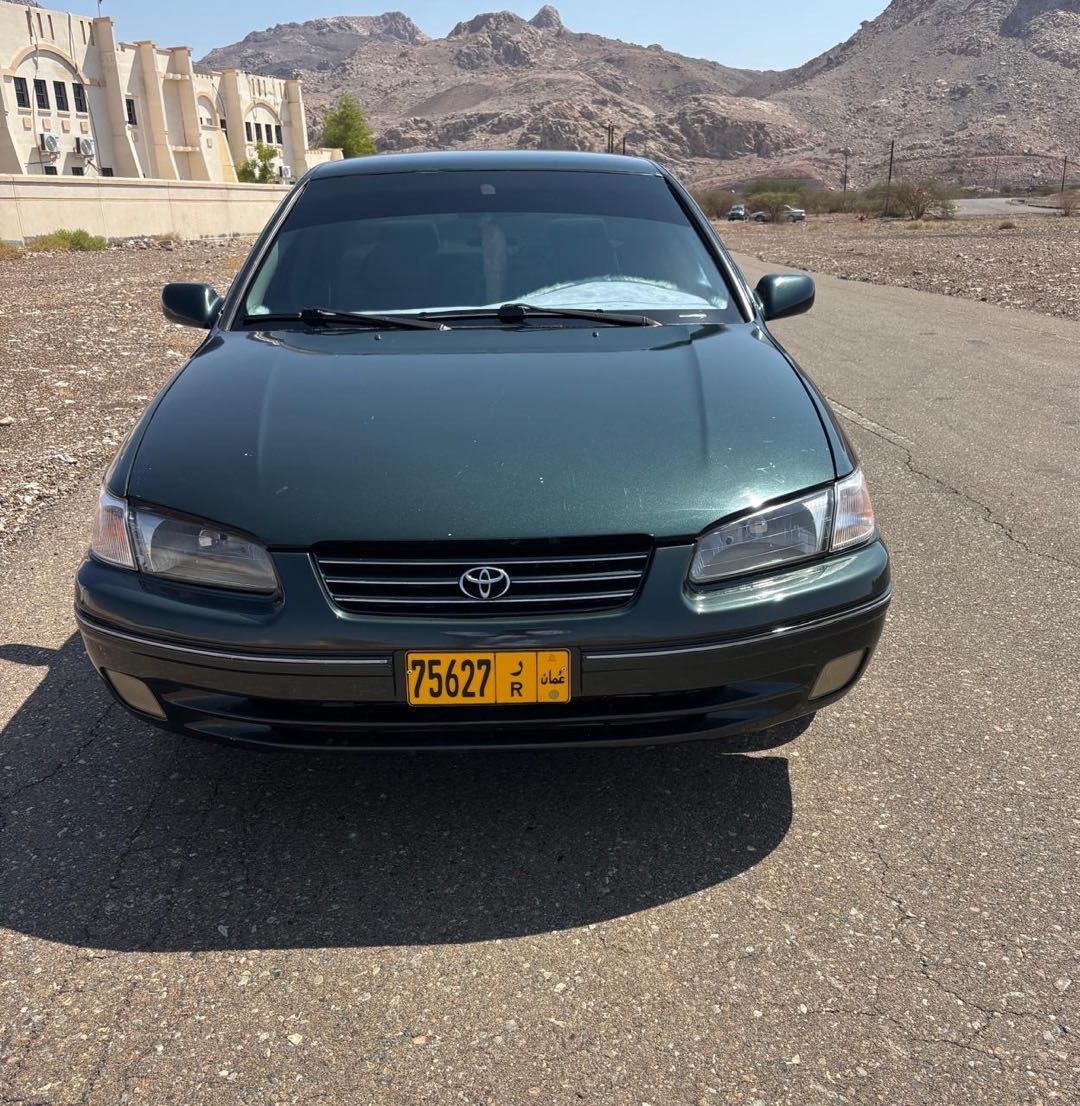 Car Image 1999 TOYOTA CAMRY LE