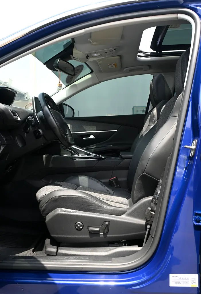Car Image 2019 PEUGEOT 3008 Allure