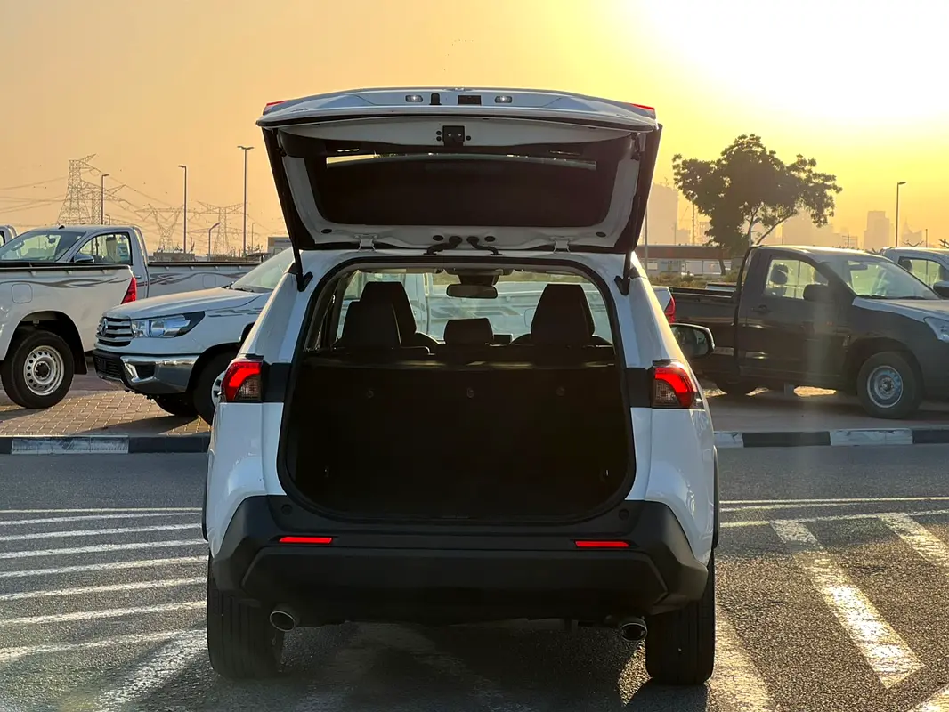 Car Image 2025 TOYOTA RAV4 XLE